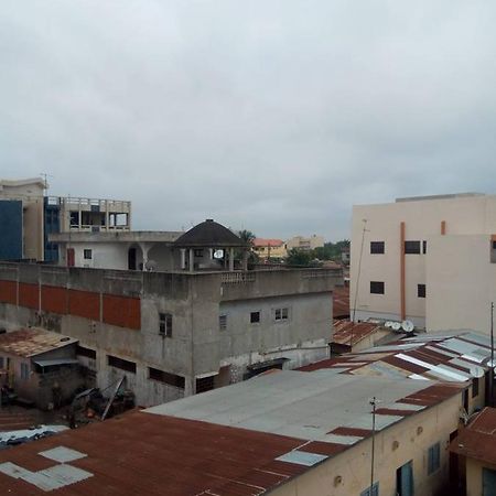 Chez Olivia Olivier Acomodação com café da manhã Cotonou Exterior foto